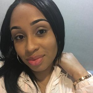 Meet your Posher, Lacey